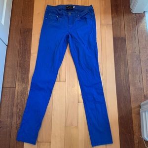 Harlow size 28 skinny jegging in vibrant blue